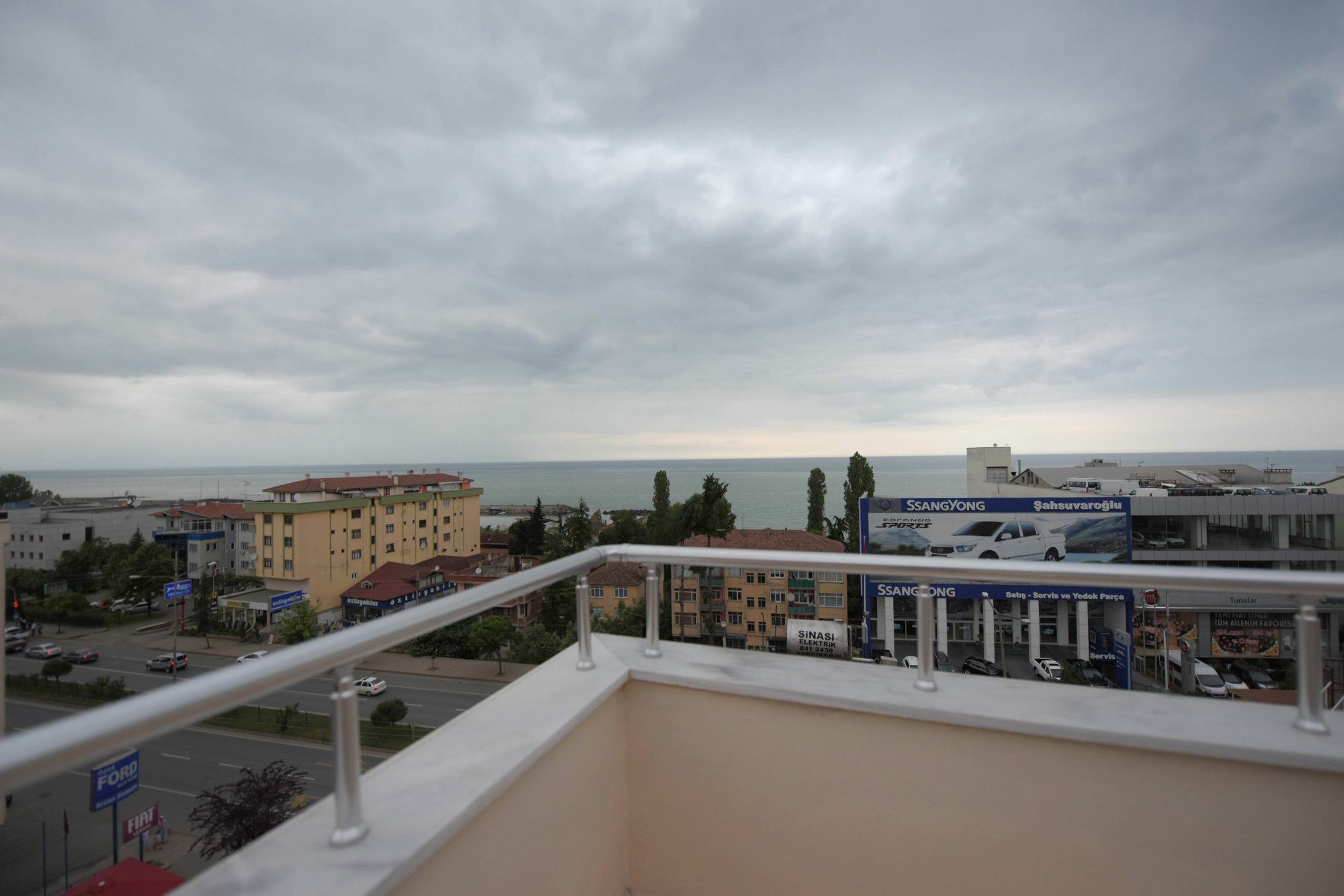 Simali Apart Akcaabat Buitenkant foto
